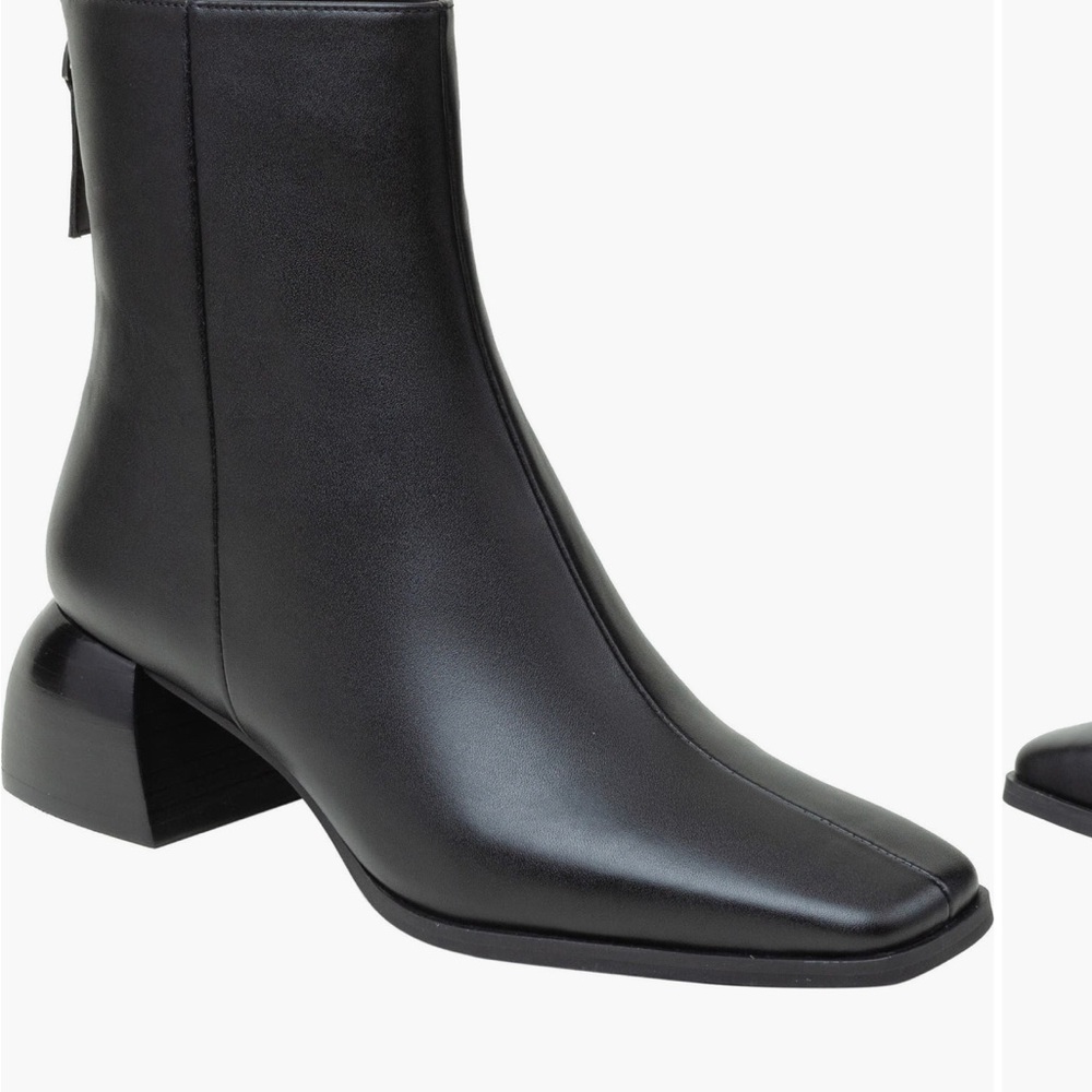 Linea Paolo Sage Square Toe
Bootie Size 8
